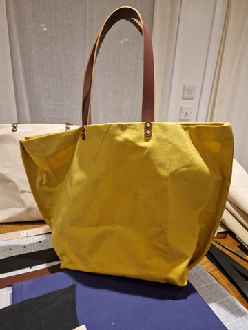 TOTELY CANVAS BUCKET in Yellow