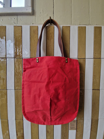 TOTELY SHOPPER in Joyful Red